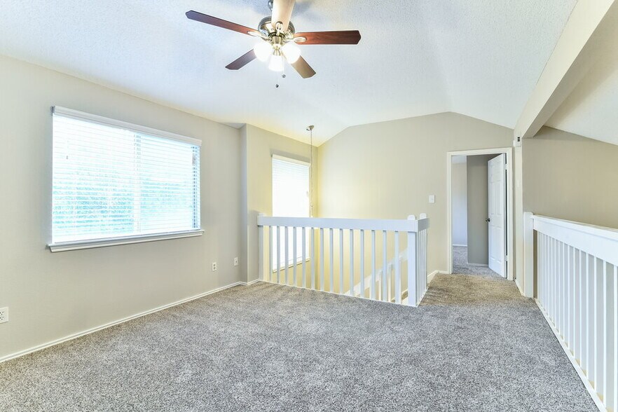 Building Photo - 17103 Spruce Run Dr