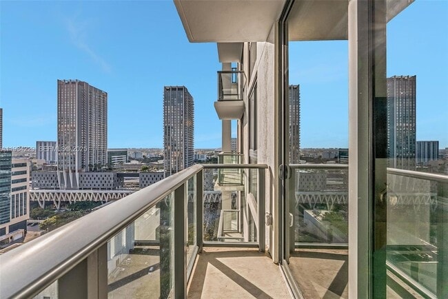 Building Photo - 11 NE 6th St