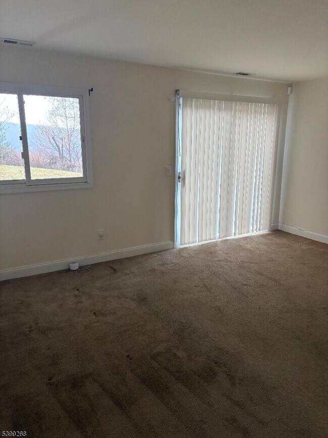 Building Photo - 7 Deer Valley Ln