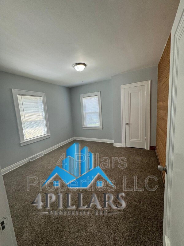 Building Photo - 5091 Central Ave