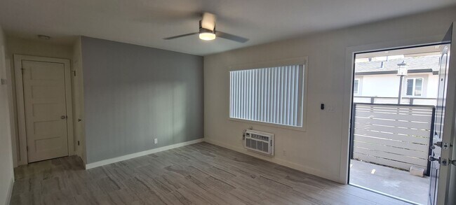 Building Photo - Newly Remodeled 1 Bedroom / Call or text O...