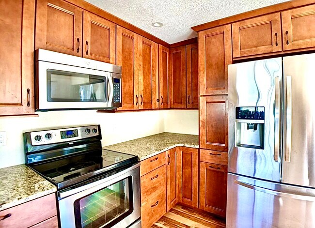 Building Photo - 8010 SE Henry St