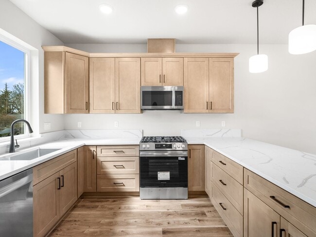 Building Photo - SW Judith