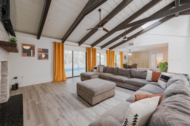 Building Photo - 1775 Harbor Rd