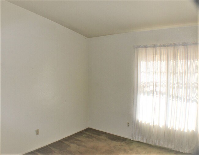 Building Photo - 25740 Rosebay Ct