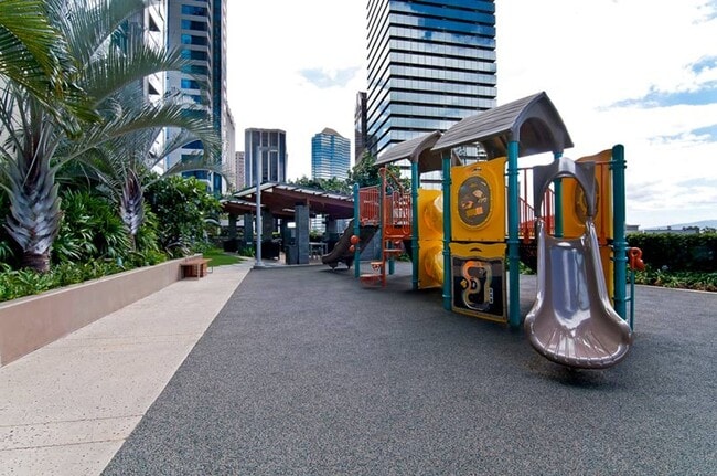 Building Photo - Luxurious Penthouse Living in Downtown Honolulu!