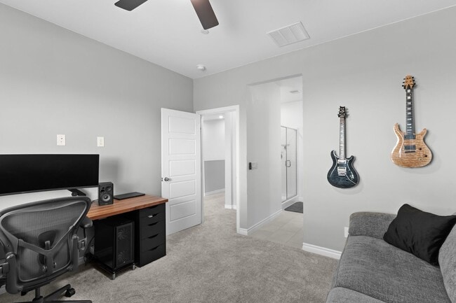 Building Photo - Beautiful 2 Story TownHome in Inspirada