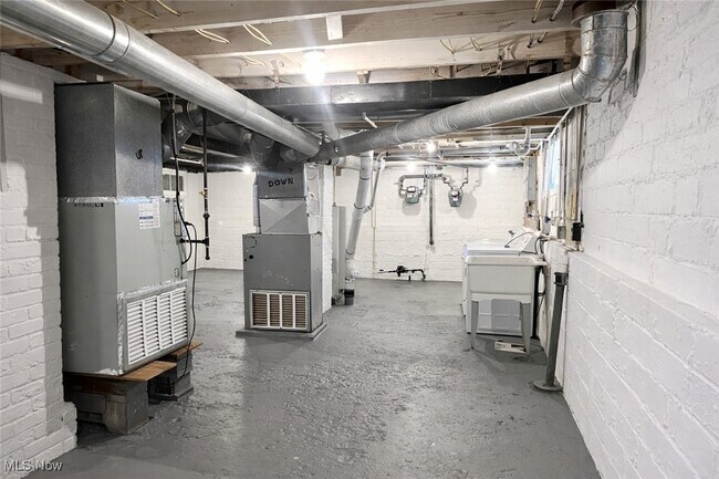 Building Photo - 7410 Wentworth Ave