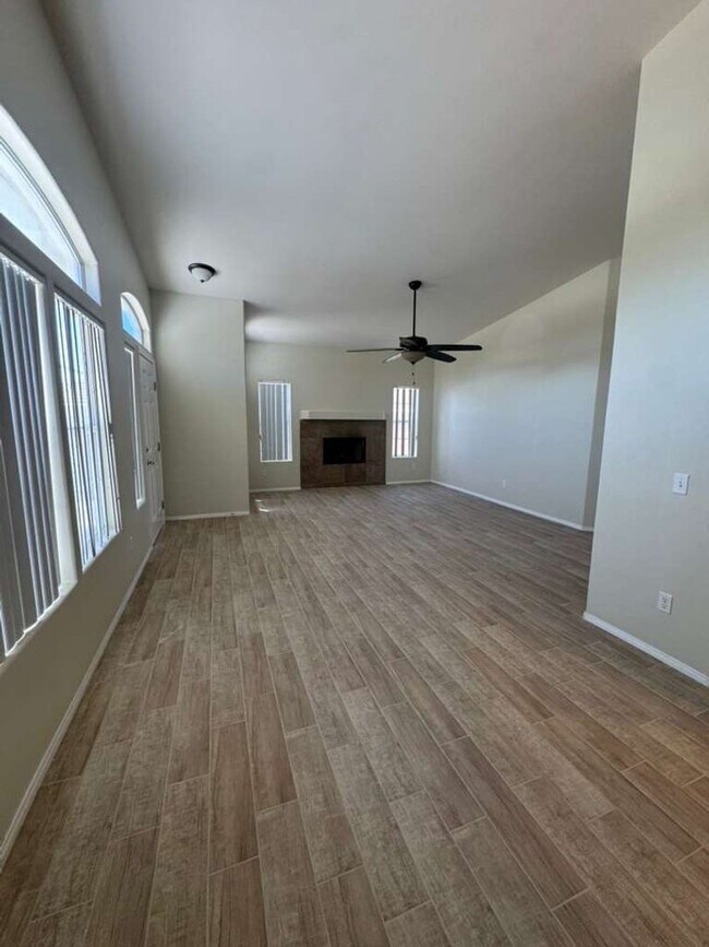 Building Photo - AVAILABLE NOW  4bd/2ba, 1895 Sq. Ft. Single Family Home with Solar