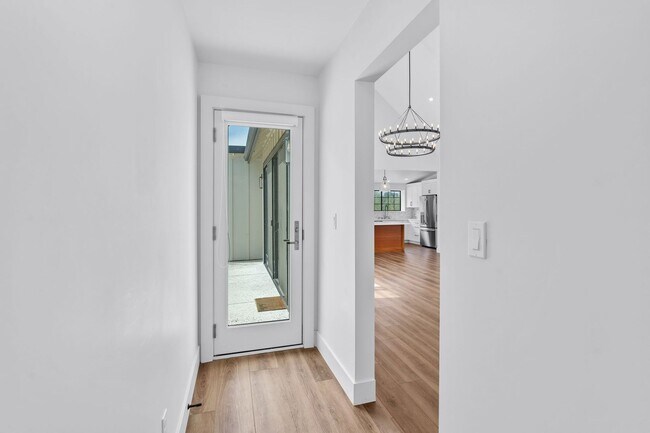 Building Photo - Modern Farmhouse w/ Pool and Paid Utilities