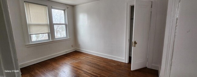 Primary Photo - 29 E Harry Ave