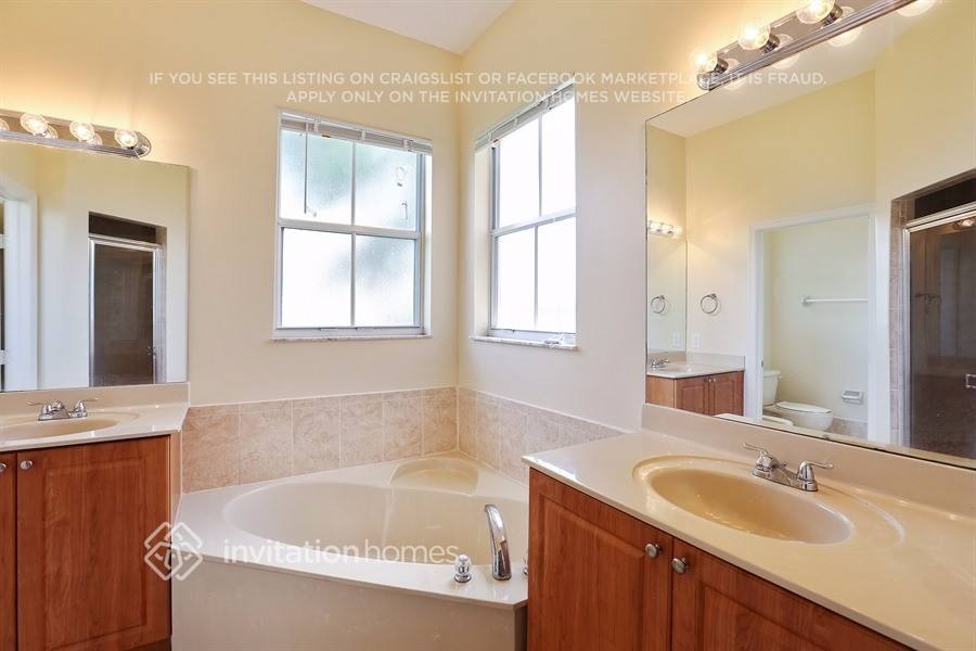Building Photo - 18273 NW 89th Ave