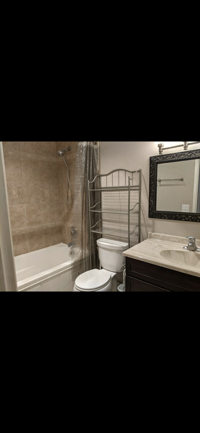 Building Photo - 310 N Civic Dr