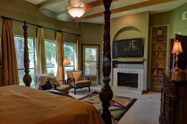 Building Photo - 2629 Calle Del Roble