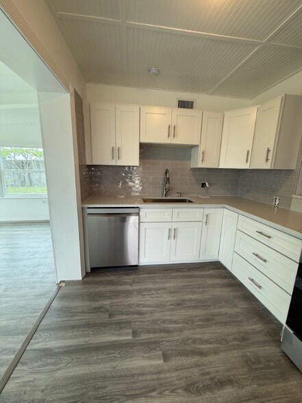 Building Photo - 545 Palmetto Dr