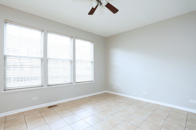 Building Photo - 753 Thornbury Ct