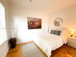 Building Photo - 1611 Michigan Ave