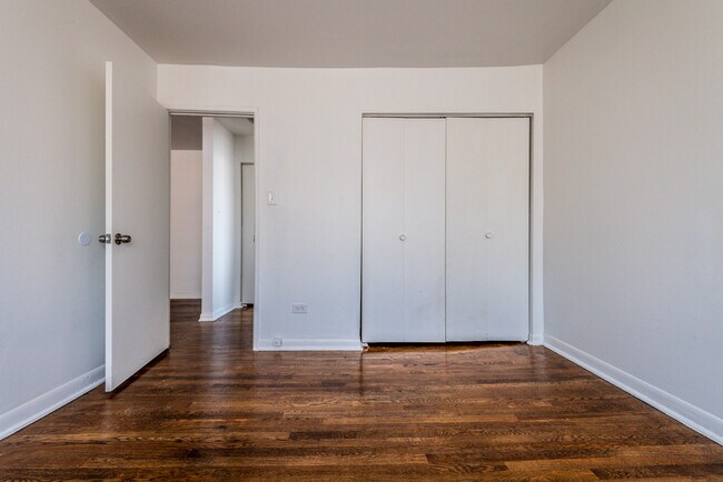 Building Photo - 8352 S Ellis Ave