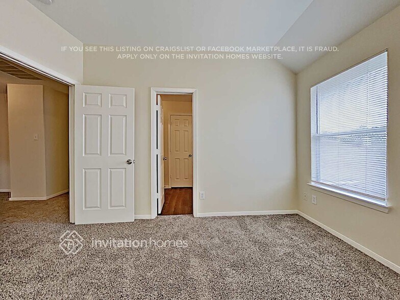 Building Photo - 6424 Mountain Pines Ln