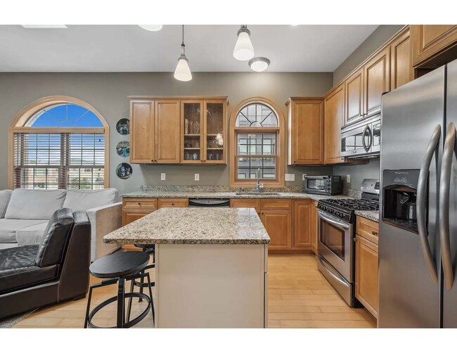 View of ample kitchen countertops - 3125 Inglewood Ave S