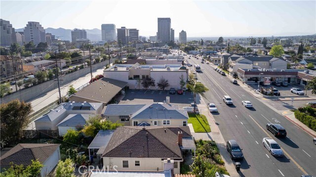 Building Photo - 702 E Glenoaks Blvd