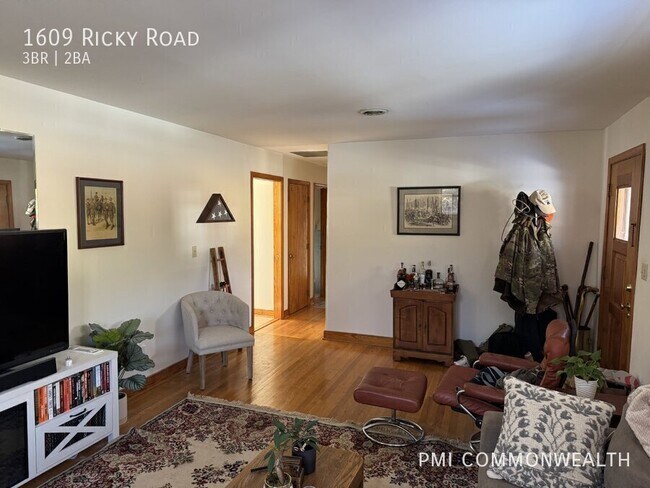 Building Photo - 1609 Ricky Rd