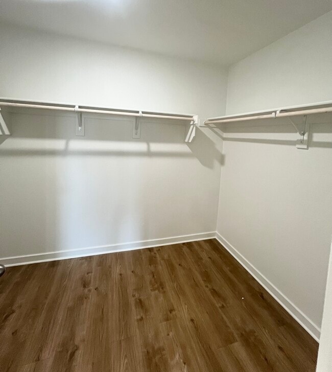 Building Photo - 561 Shepherd St