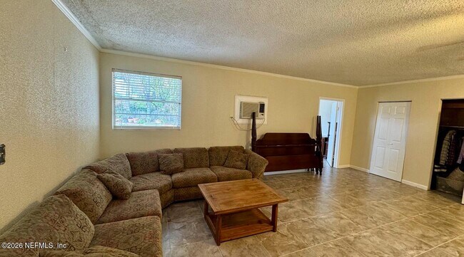 Building Photo - 5557 Floral Ave