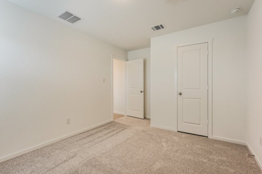 Building Photo - 3415 Muenster Ave