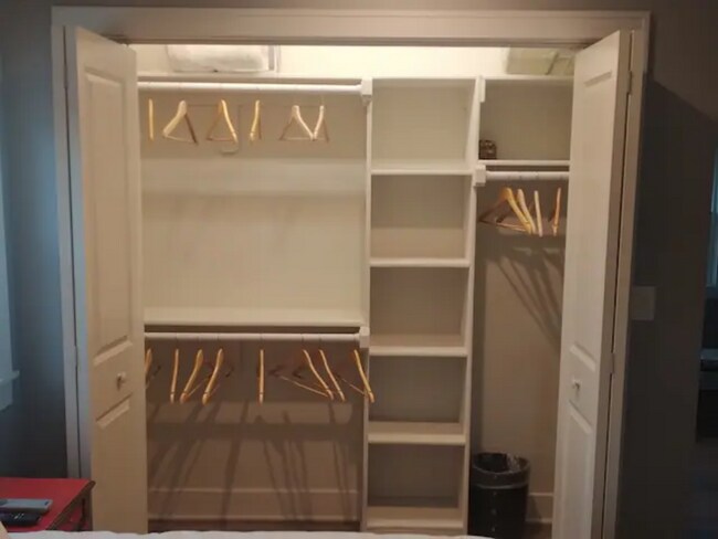 Building Photo - 410 Sandusky Ave