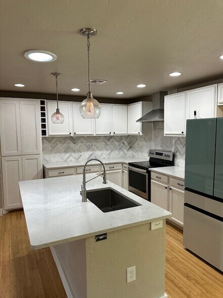 Building Photo - 3205 NW 41st St