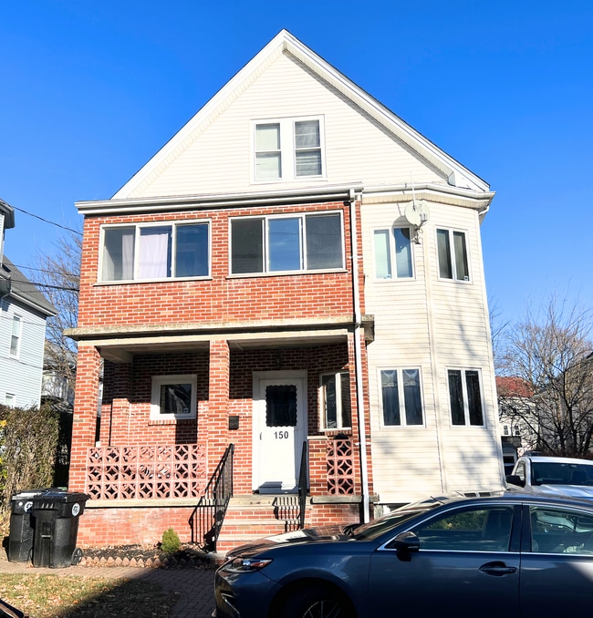 Building Photo - 150 Spruce St