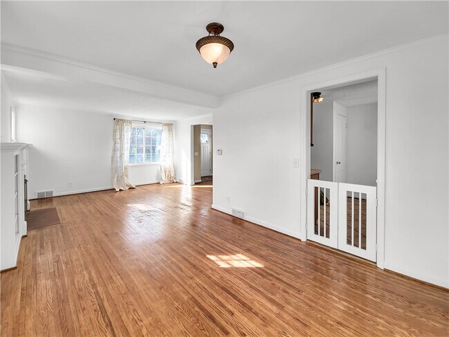 Building Photo - 54 Westmoreland Dr