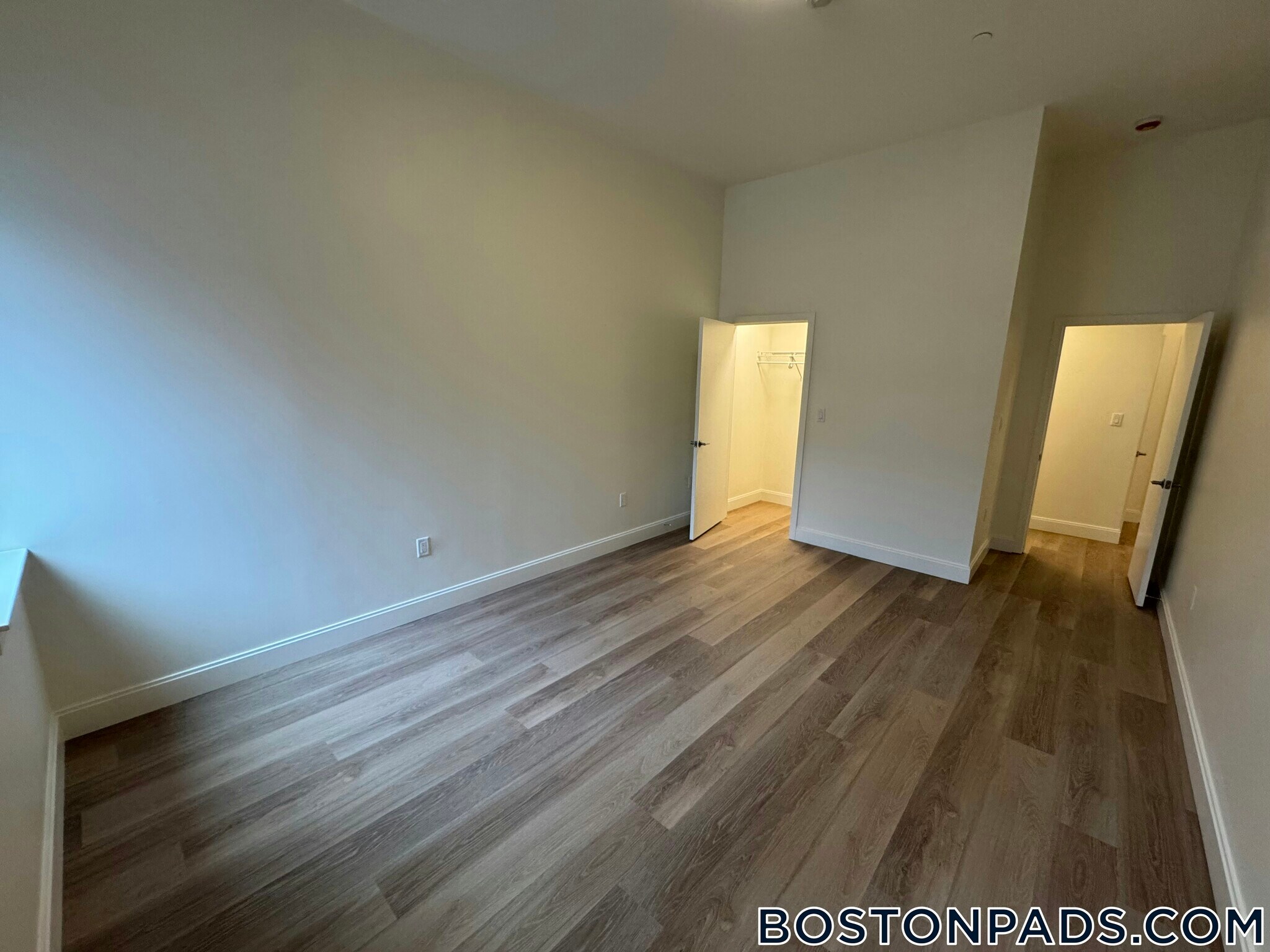 Building Photo - 1079 Commonwealth Ave