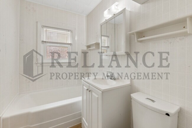 Building Photo - 2903 W Douglas Ave