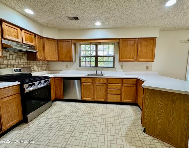 Building Photo - 3 Longbrook Ln