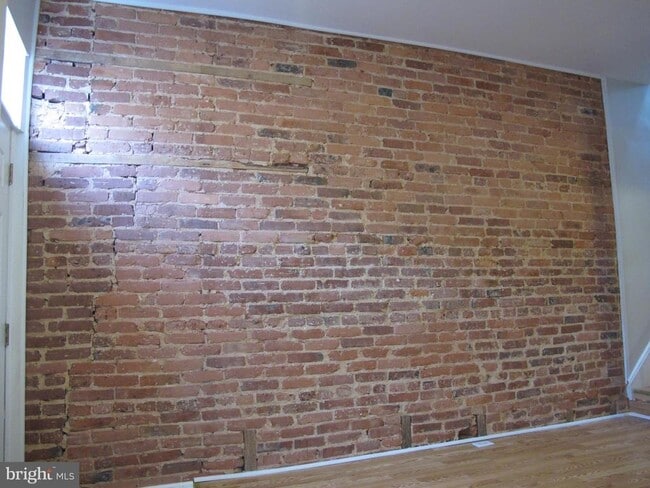 Building Photo - 136 N Curley St
