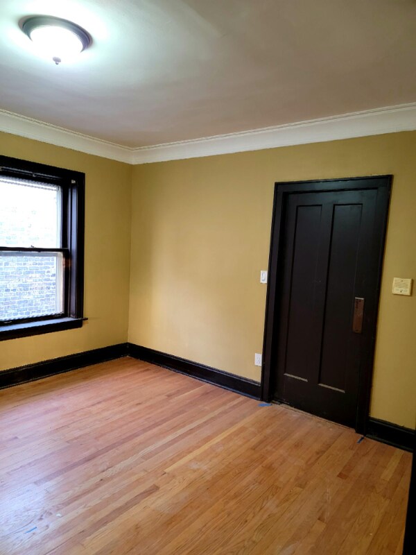 Building Photo - 10919 S Vernon Ave