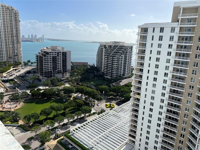 Building Photo - 801 Brickell Key Blvd