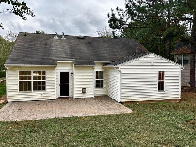 Building Photo - 1888 Lillywood Ln