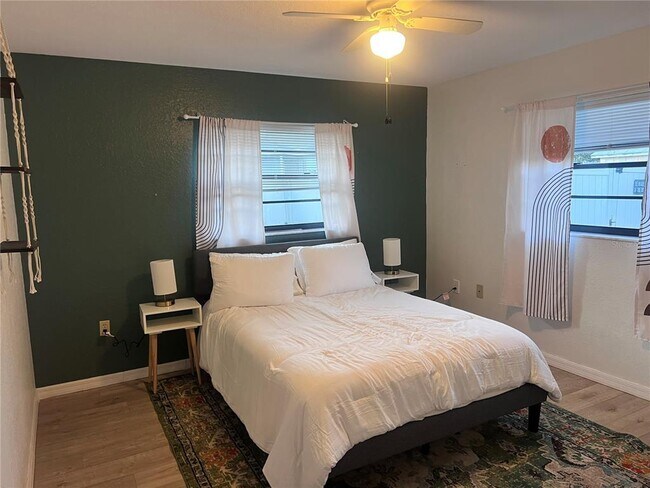 Building Photo - 5021 Bridgeport Dr