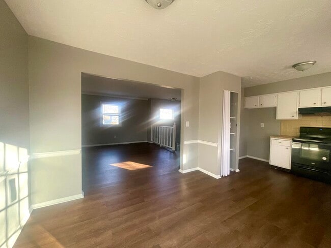 Building Photo - 3513 Sundart Dr