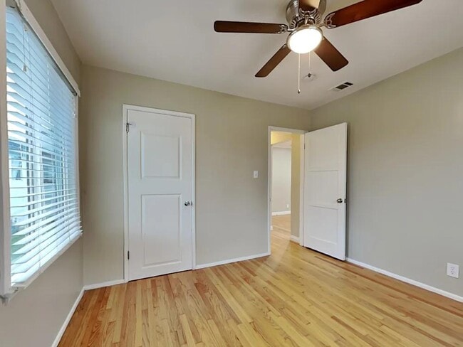 Building Photo - 4533 Albury Ave