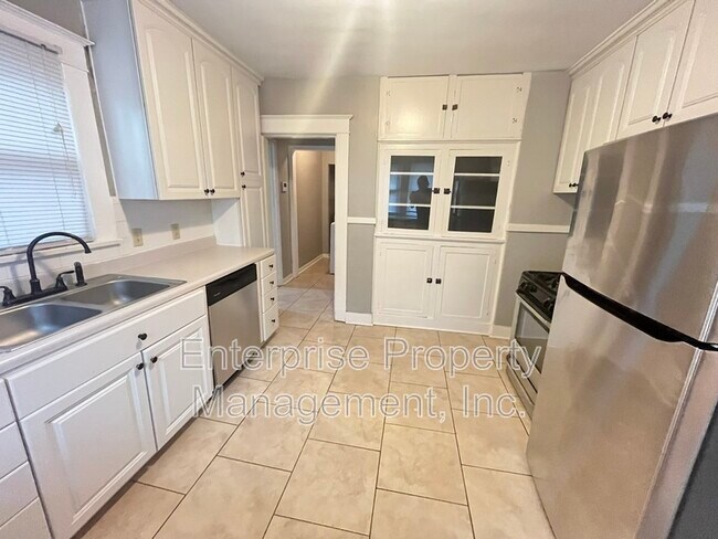 Building Photo - 470 S Prescott