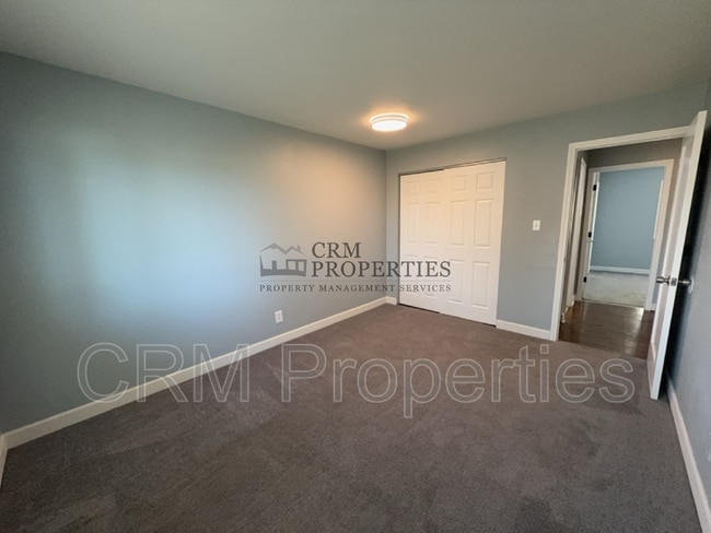 Building Photo - 42024 Hamilton Ct