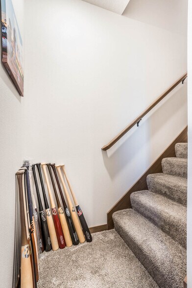 Building Photo - 4221 N Knob Hill Ct