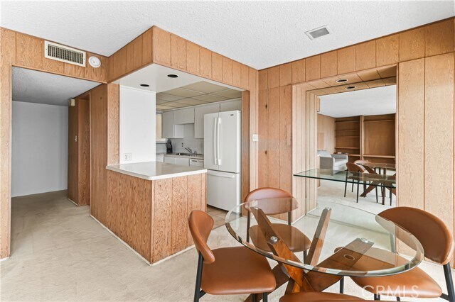 Building Photo - 631 Cliff Dr