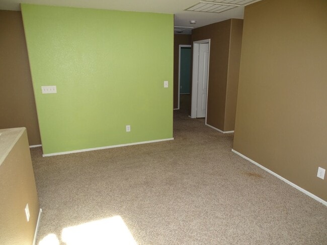 Building Photo - Mountains Edge 3 Bedroom and Loft Home