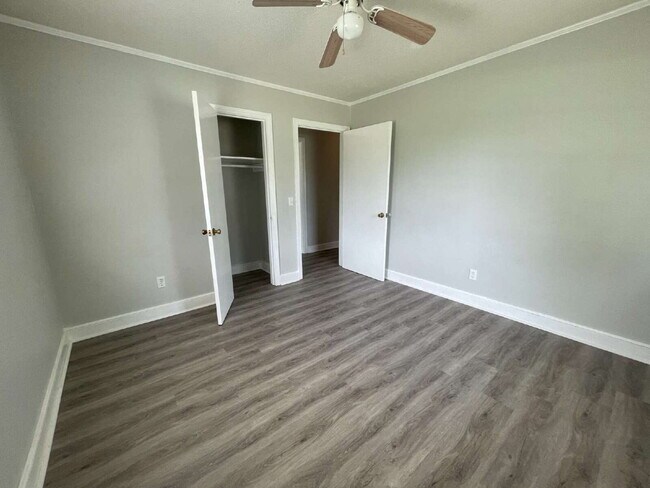 Building Photo - ADORABLE BRICK RANCH IN LAGRANGE *3 BR, 1 BA* NEWLY RENOVATED