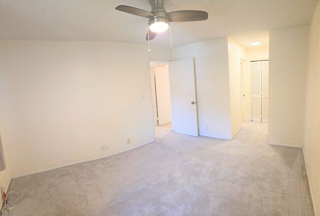 Building Photo - Waipio Gentry 2 Bed 1 Bath 1 Park 2nd Story Townhome